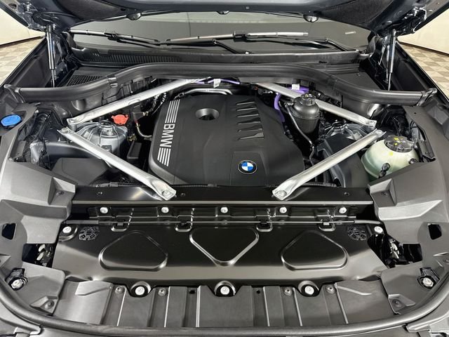 New 2026 Gray Metallic BMW xDrive40i image 32