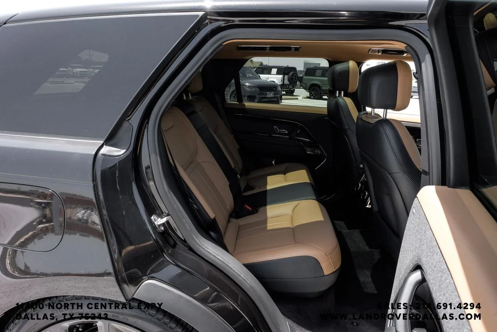 Certified Used 2024 SV Bespoke Match to Sample in Gloss Finish Land Rover Autobiography image 38