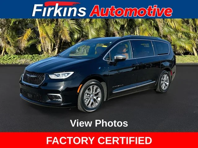 2025 Chrysler Pacifica Hybrid Pinnacle PHEV's photo