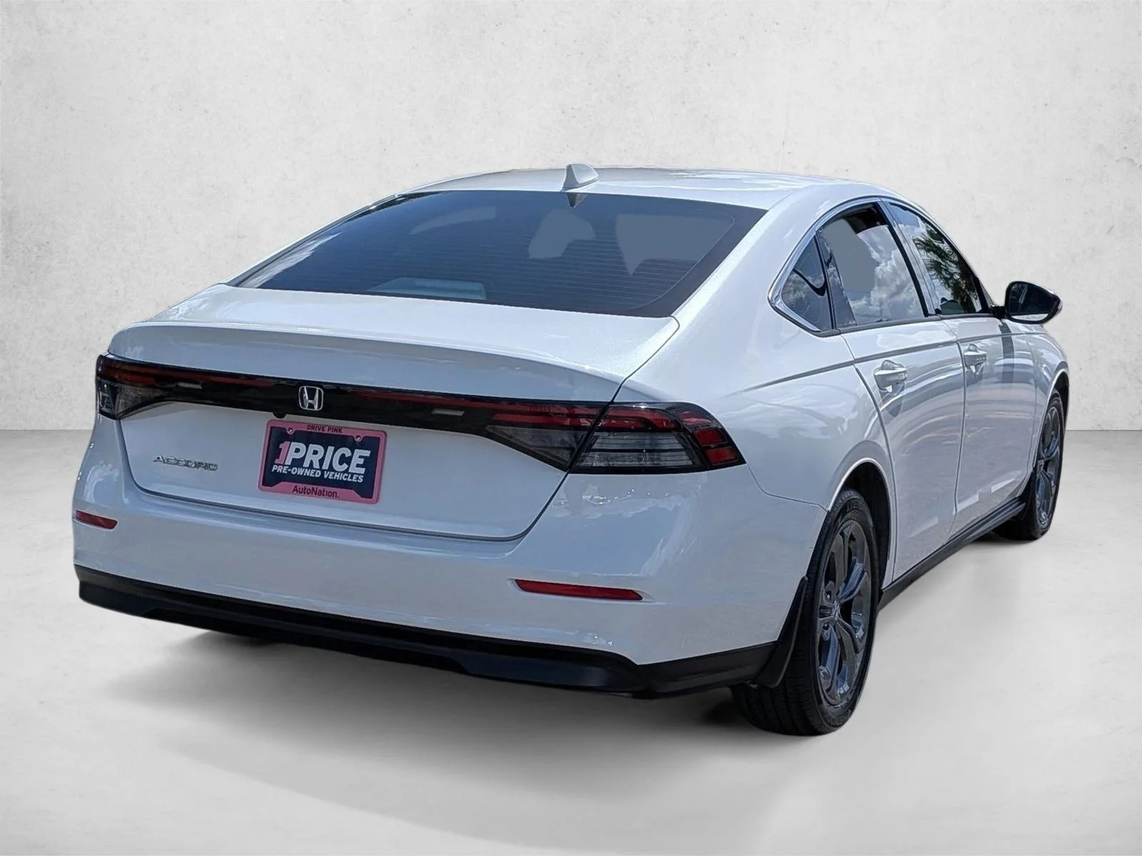 Used 2023 Platinum White Pearl Honda EX image 5