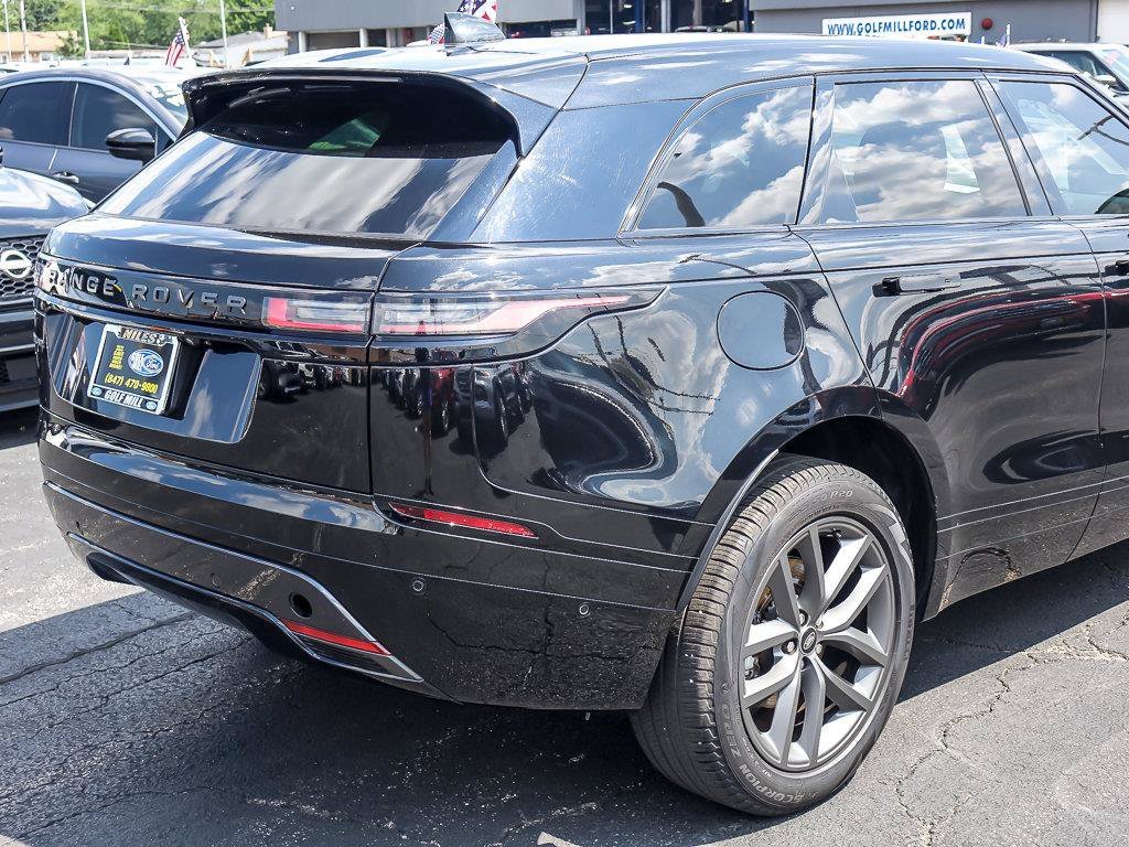 Used 2026 Santorini Black Metallic Land Rover Dynamic SE image 9