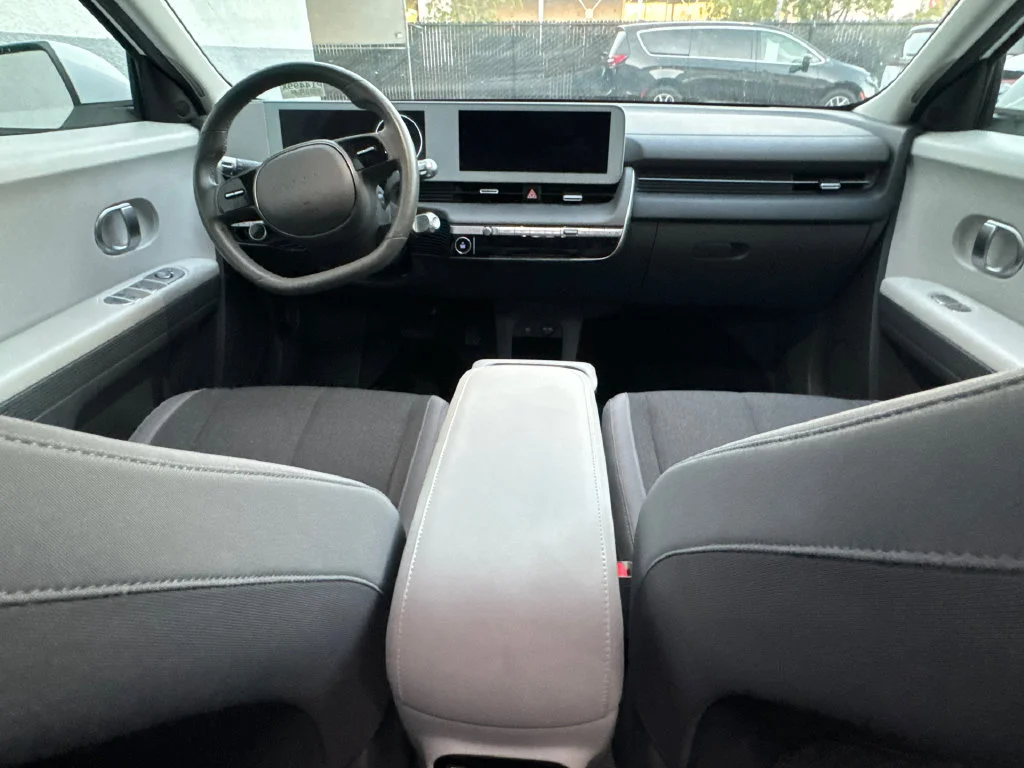 Used 2024 White Hyundai SEL image 6