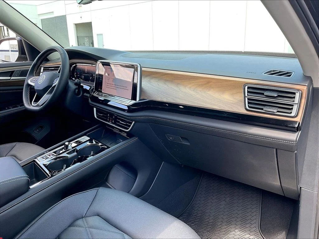 New 2026 Black Volkswagen SE w/Technology image 36
