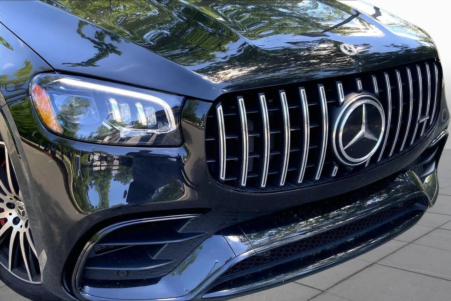 Used 2022 Obsidian Black Metallic Mercedes-Benz AMG® GLS 63 image 29