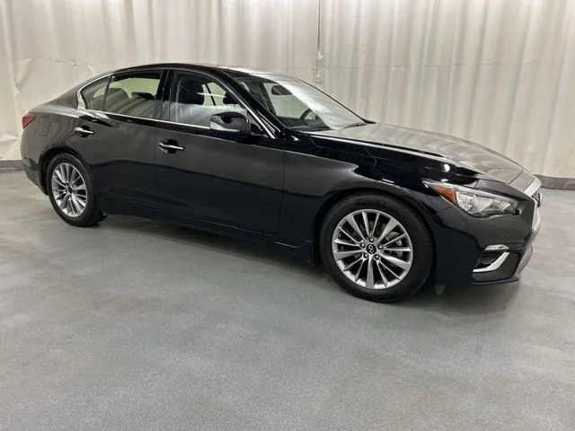 2023 INFINITI Q50 LUXE