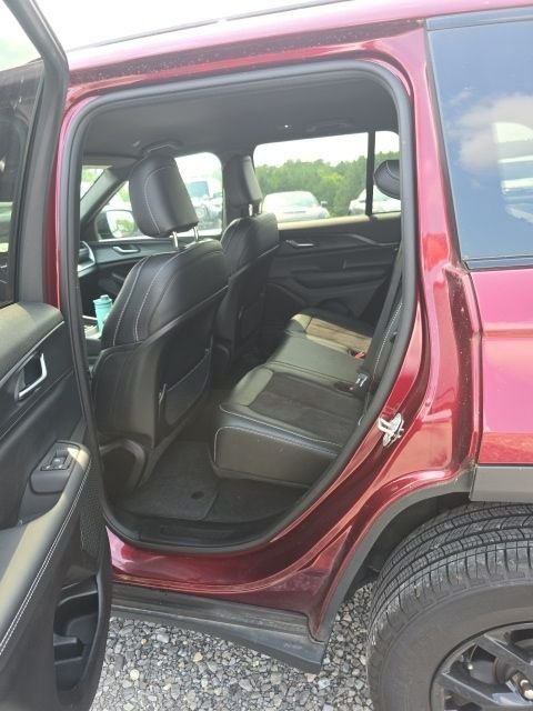 Used 2024 Red Jeep Altitude image 10
