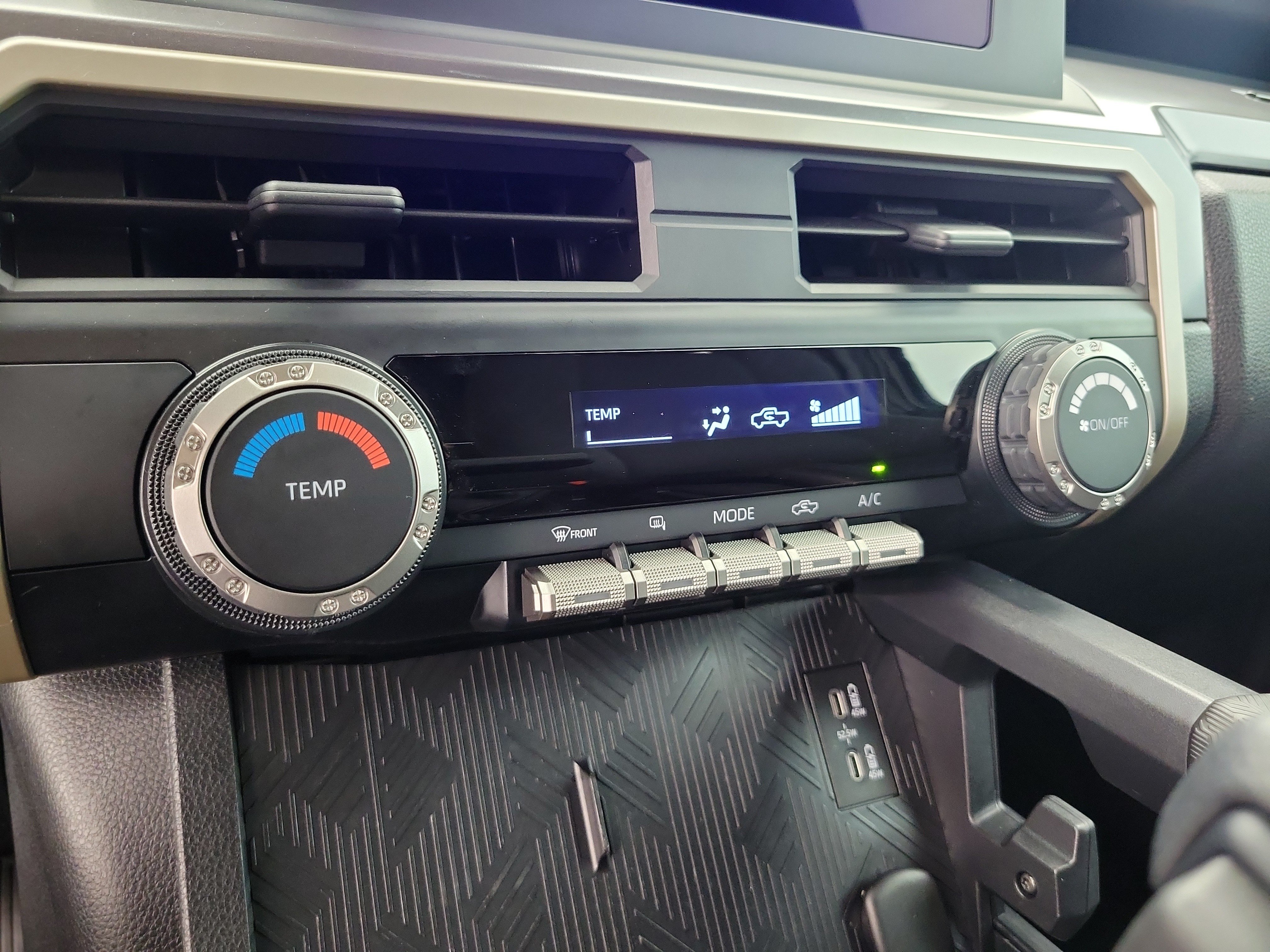Used 2025 Underground Toyota SR5 image 28