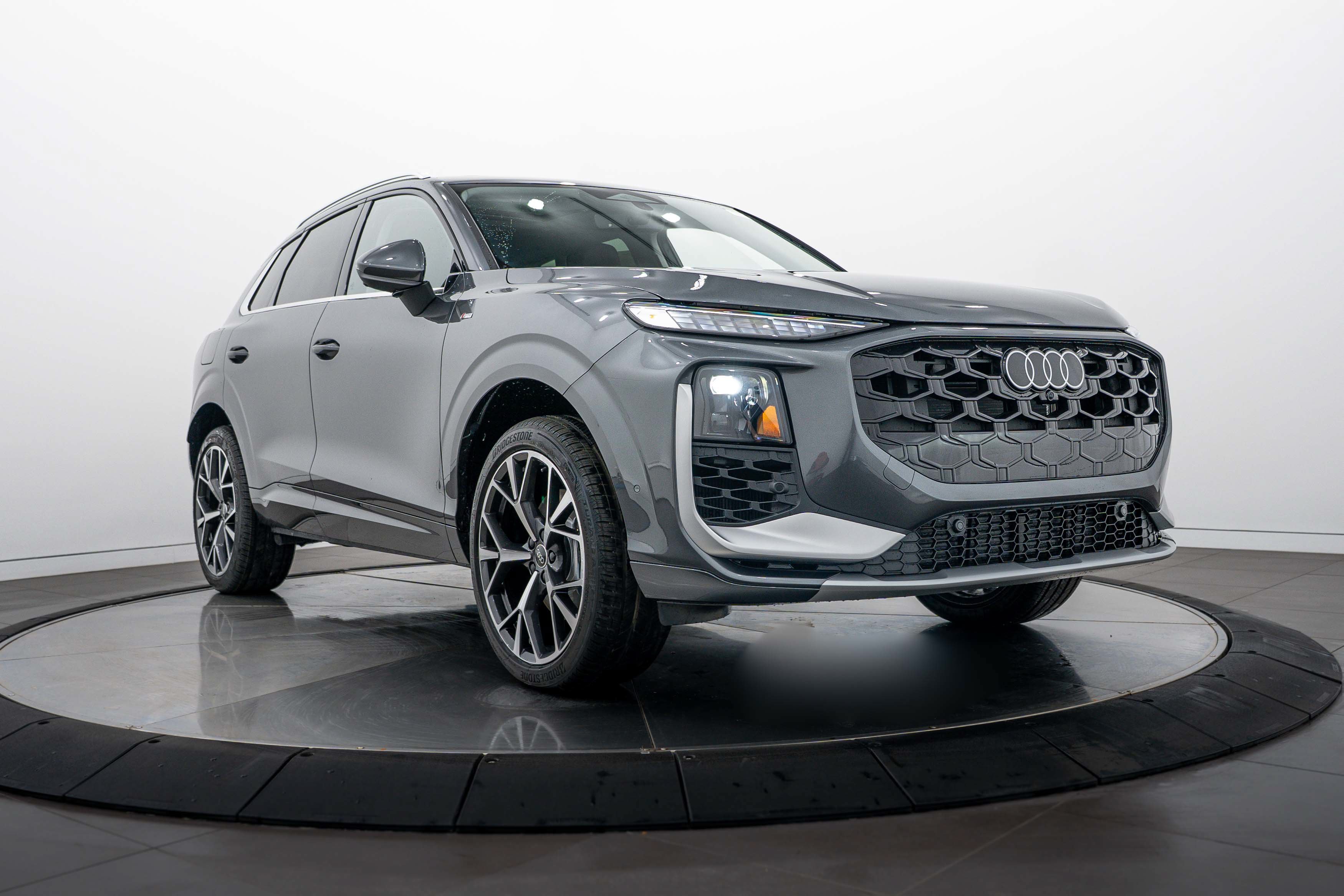 New 2026 Daytona Gray Audi S line image 1