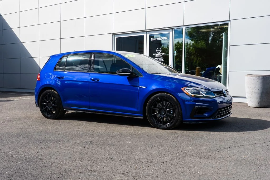 Used 2018 Blue Volkswagen DCC & Navigation 4Motion image 28
