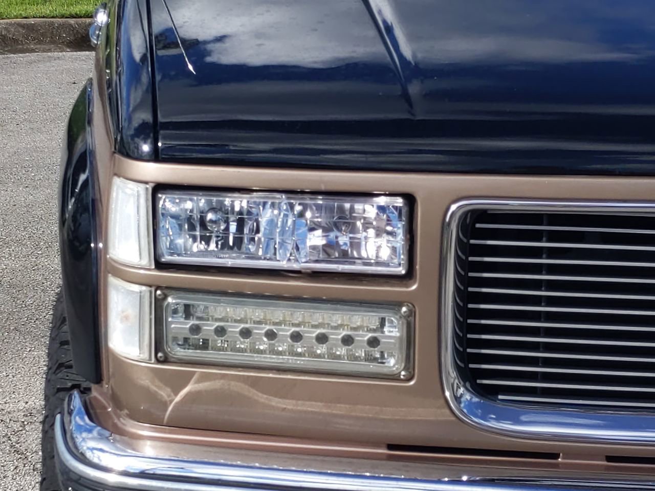 Used 1994 ONYX BLACK/LIGHT AUTUMNWOOD GMC 2DR 1500 4WD image 9