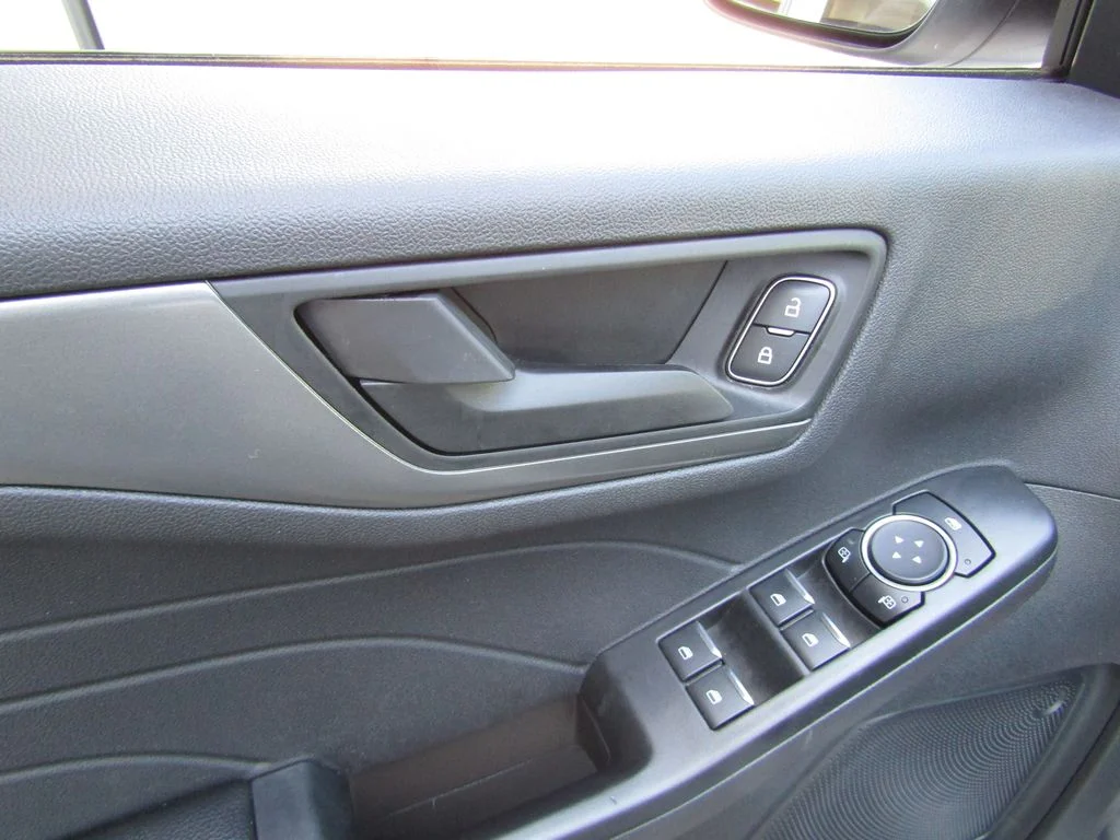 Used 2025 White Ford Active image 19