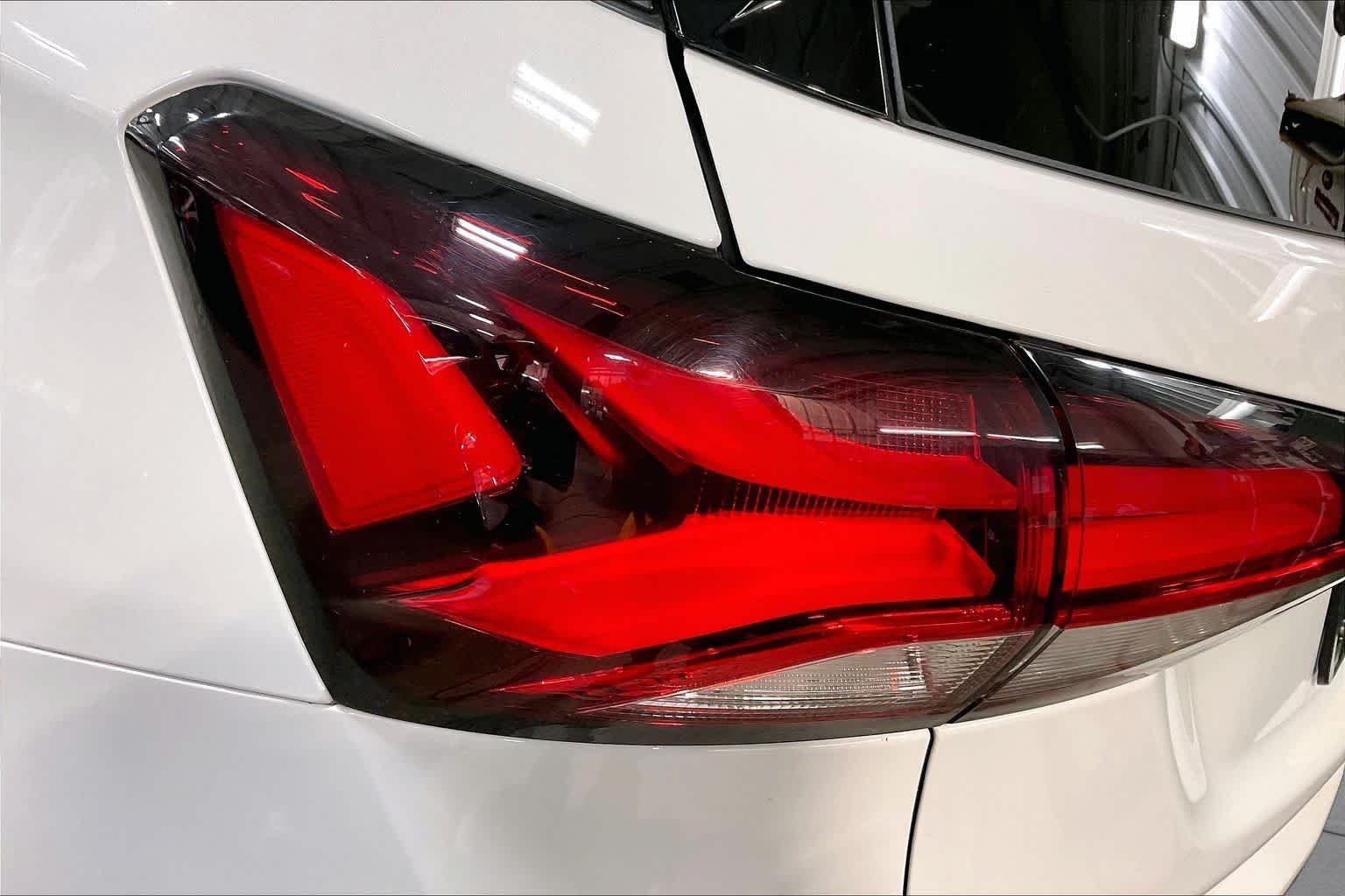 Used 2022 Summit White Chevrolet RS image 28