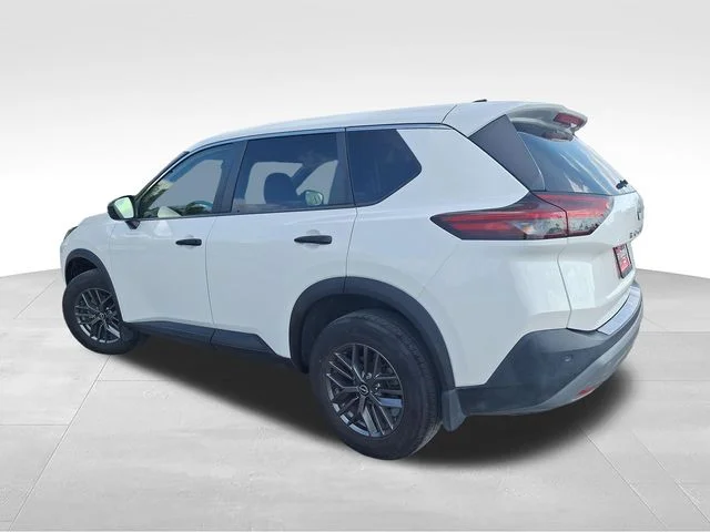 Used 2023 White Nissan S image 6