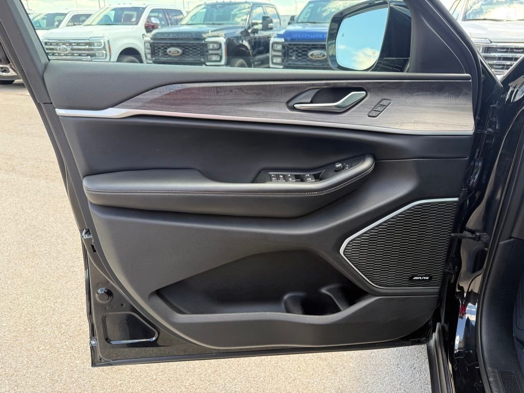 Used 2023 Black Jeep Limited image 6
