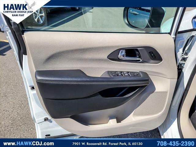 Used 2023 White Chrysler Touring L image 26