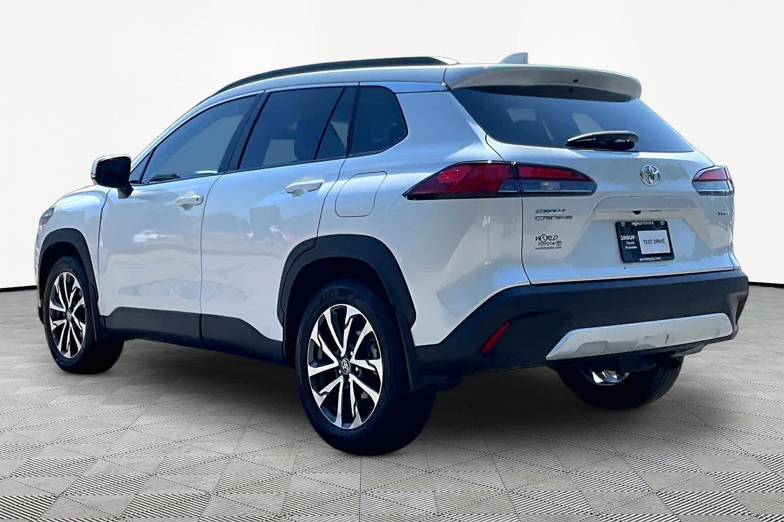 Used 2023 Wind Chill Pearl Toyota XLE image 12