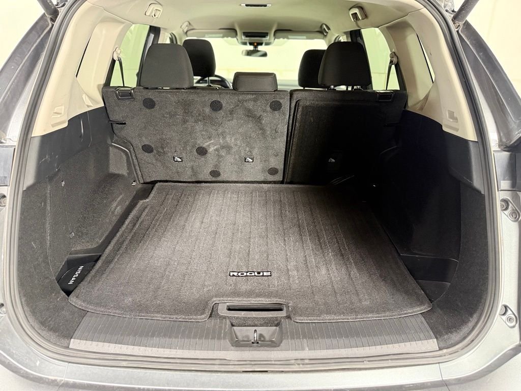 Used 2025 Gray Nissan SV image 17