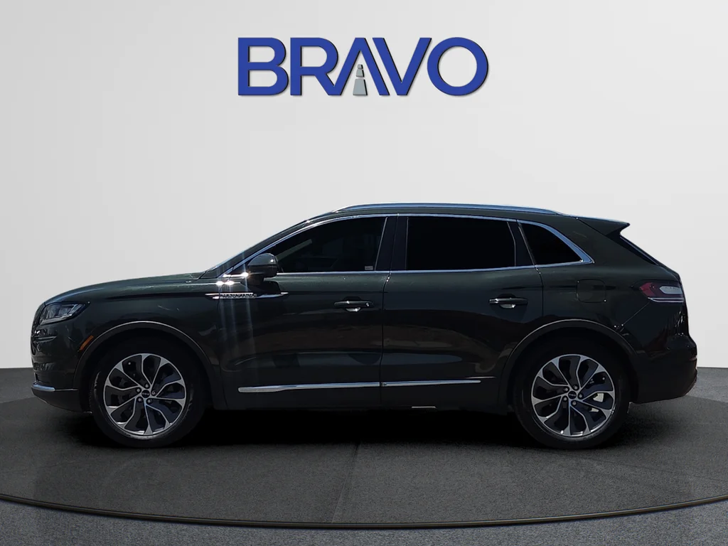 Used 2022 Green Lincoln Reserve image 2