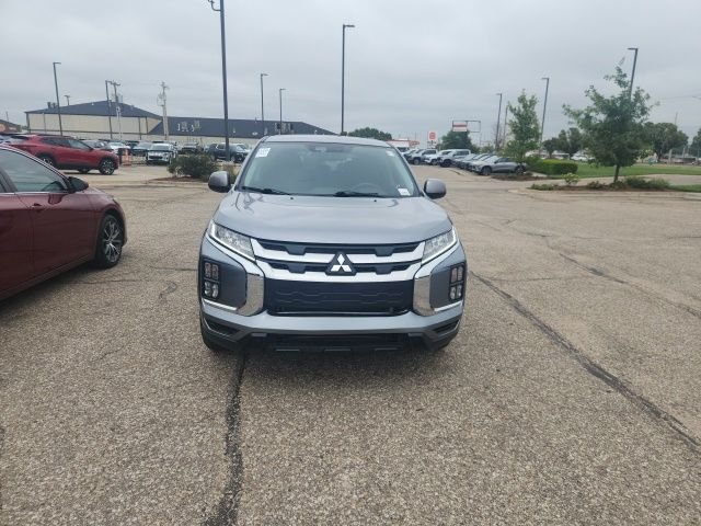 Used 2024 Gray Mitsubishi  image 4
