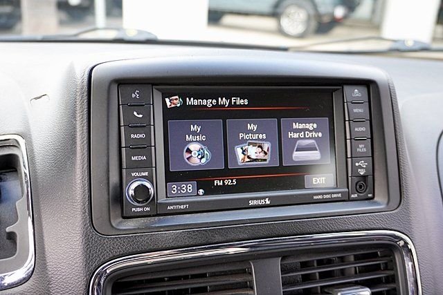 Used 2018 White Dodge SXT image 25