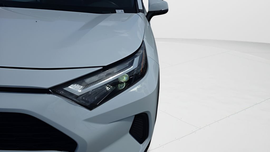 Used 2024 White Toyota XLE image 24