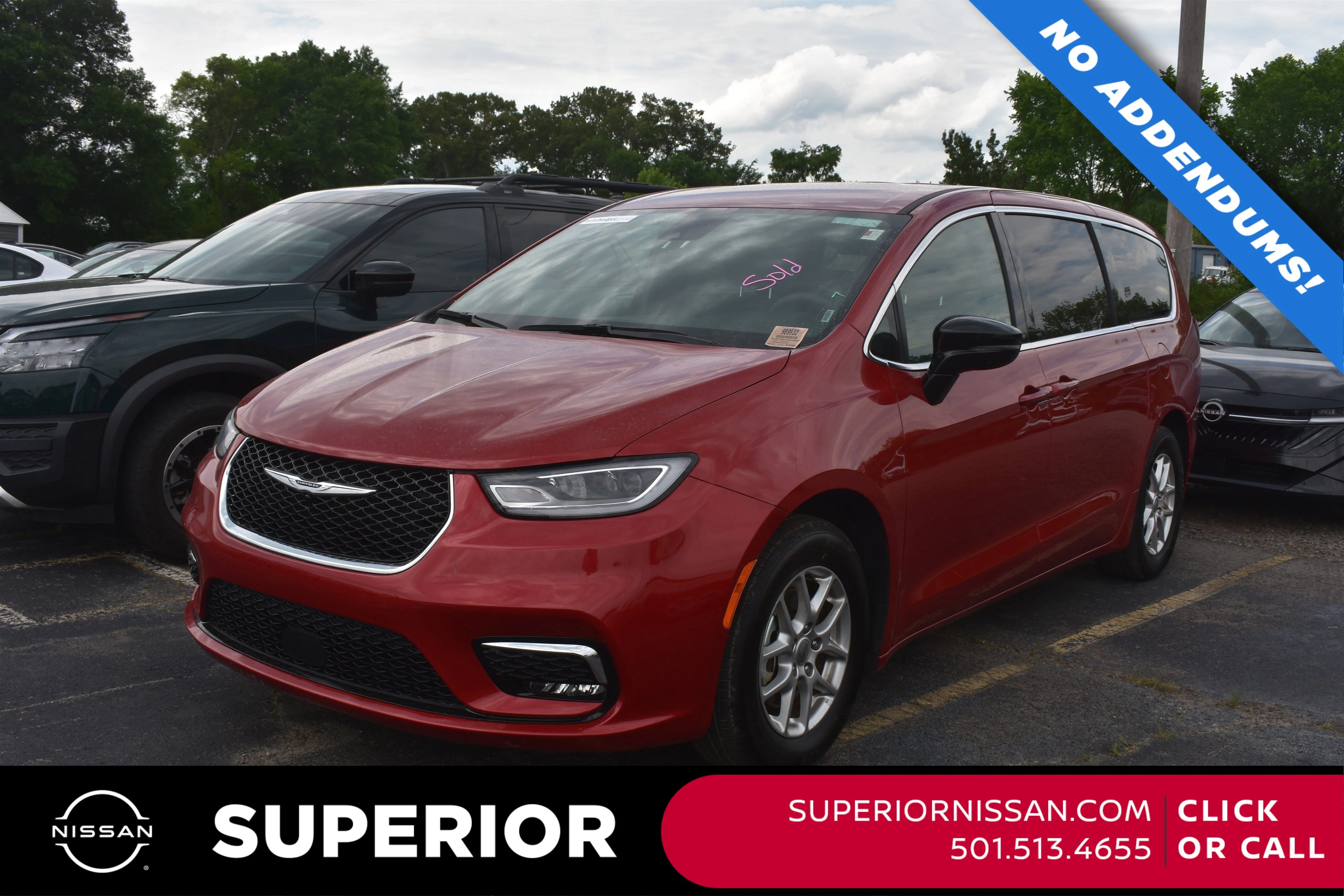 2025 Chrysler Pacifica Select's photo