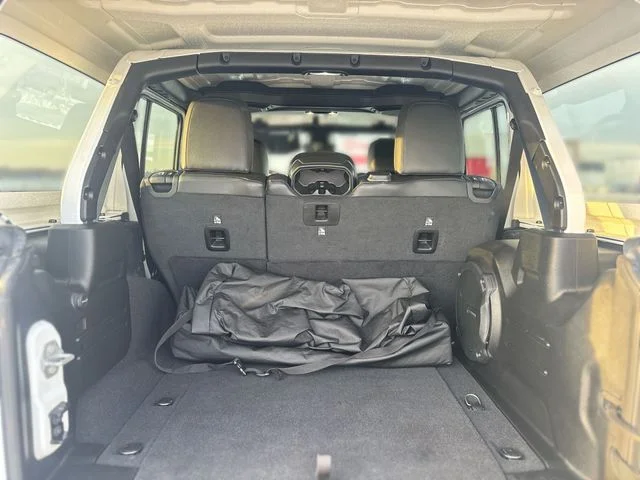 Used 2022 White Jeep Unlimited Sahara image 24