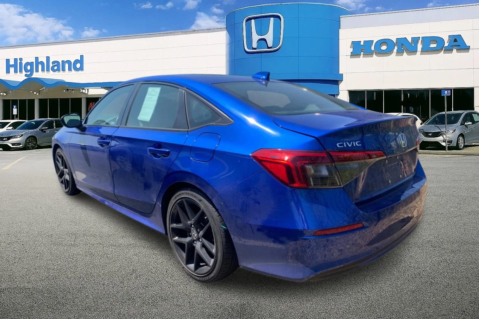 Used 2024  Honda Sport image 2