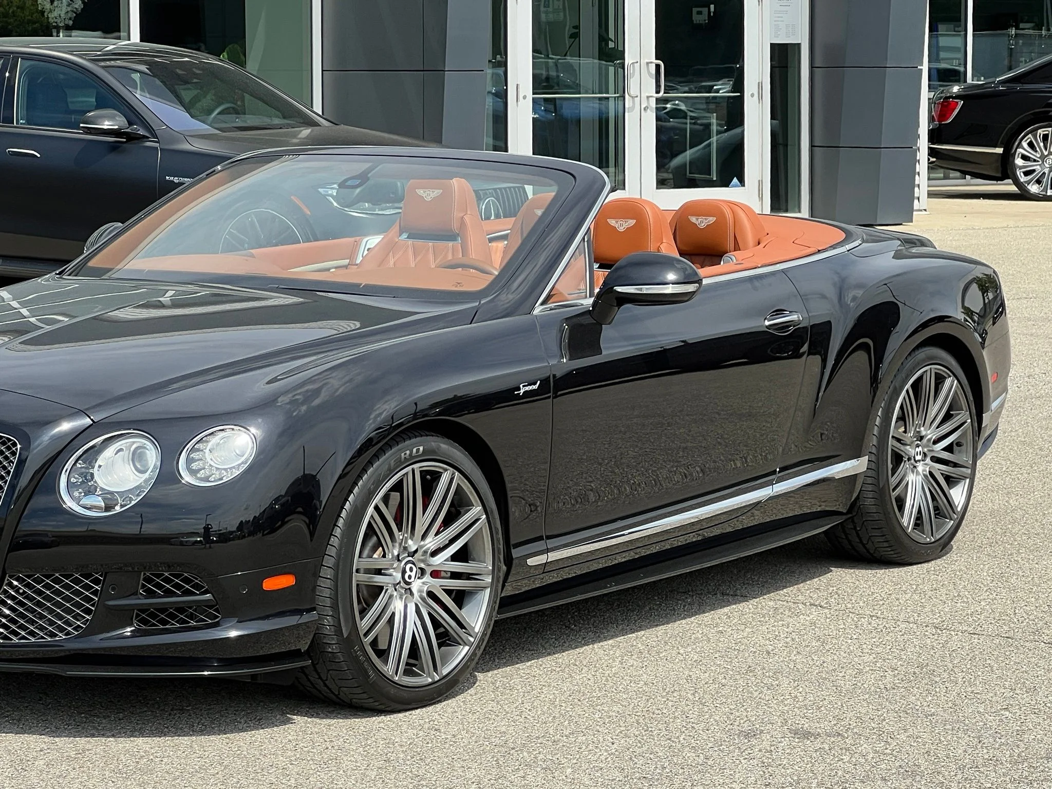 Used 2015  Bentley Speed image 16