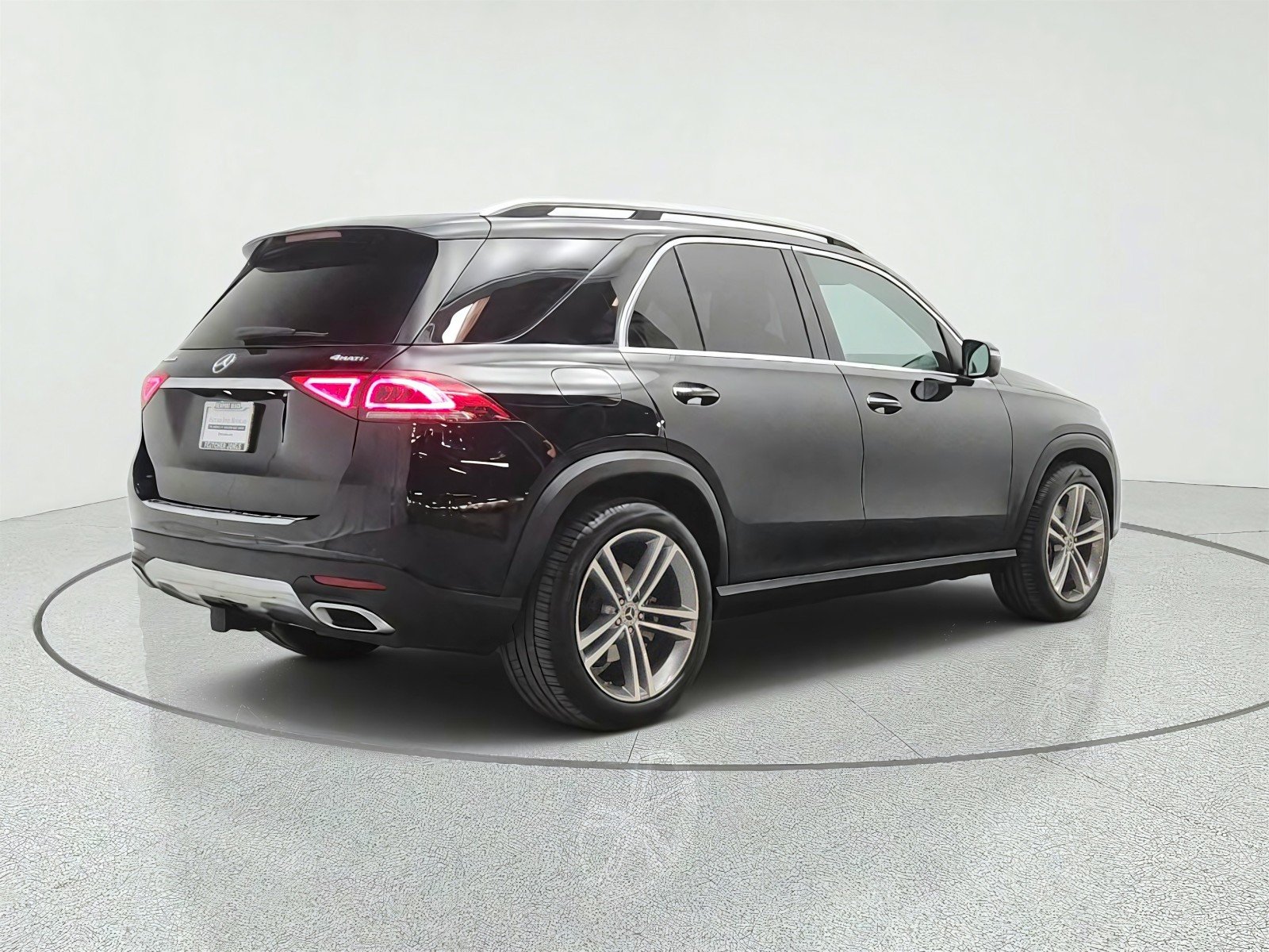 Used 2022 Black Mercedes-Benz GLE 450 4MATIC® SUV image 5