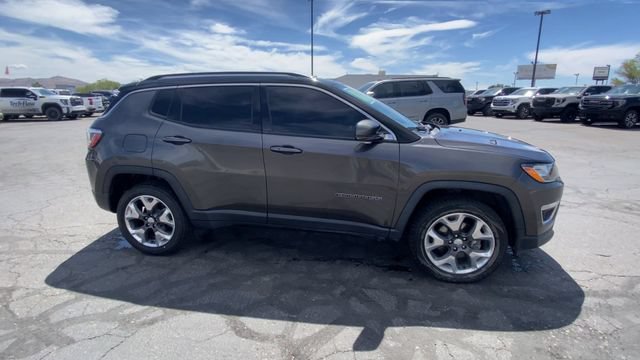 Used 2019 Gray Jeep Limited 4x4 image 9