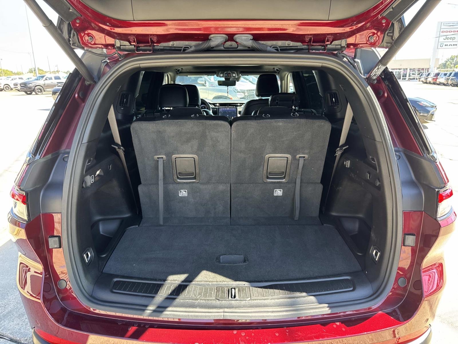Used 2025 Velvet Red Pearlcoat Jeep Limited image 8