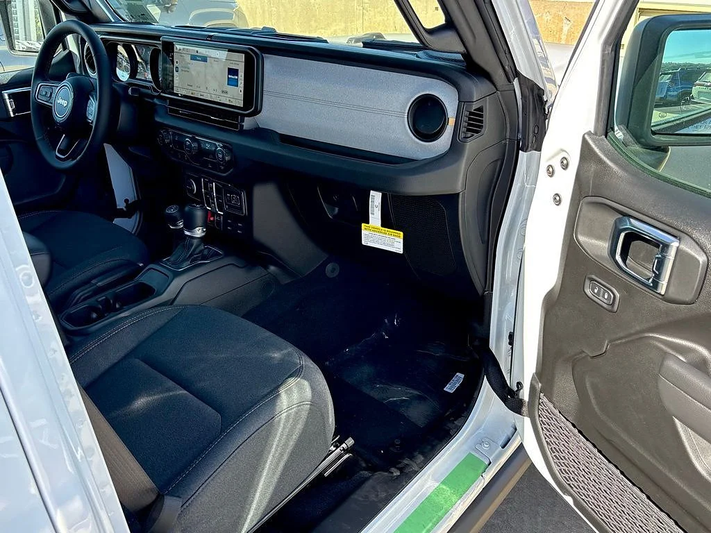 New 2026 Bright White Clear Coat Jeep 4-Door Willys 4x4 image 26
