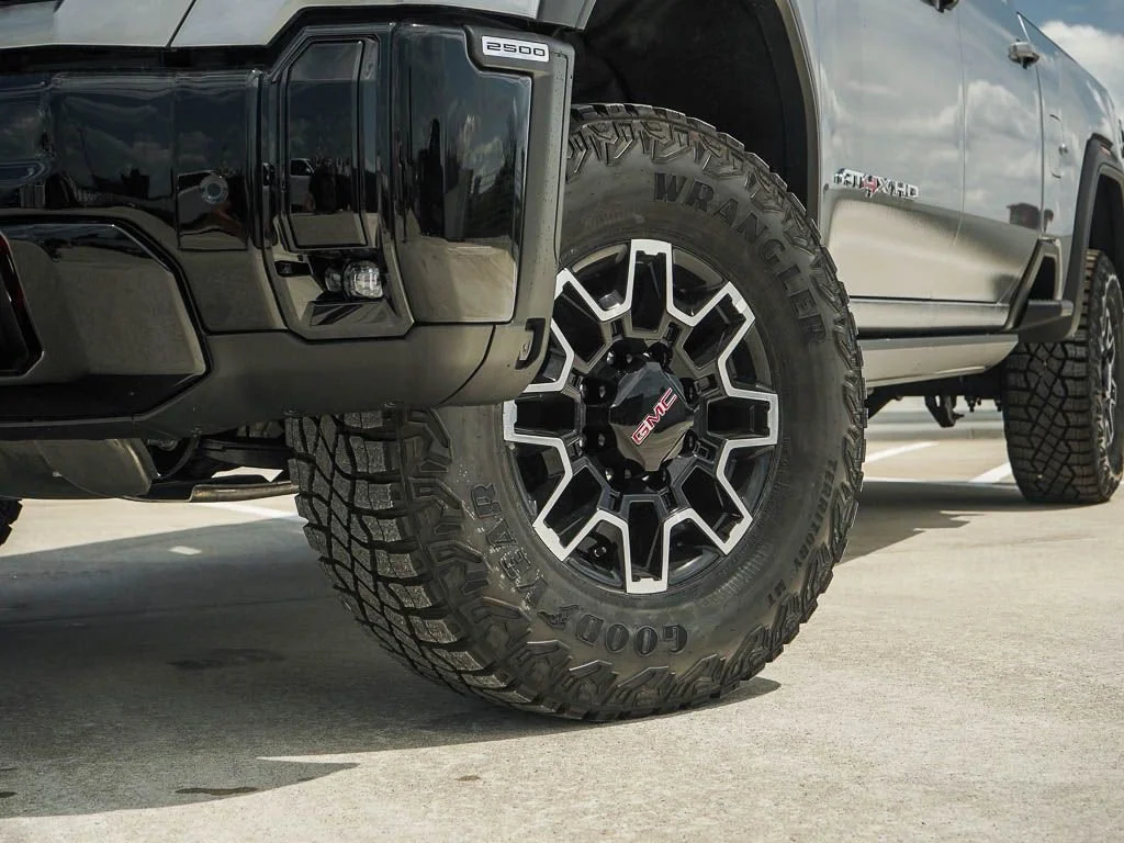 New 2026 Sterling Metallic GMC AT4X image 5