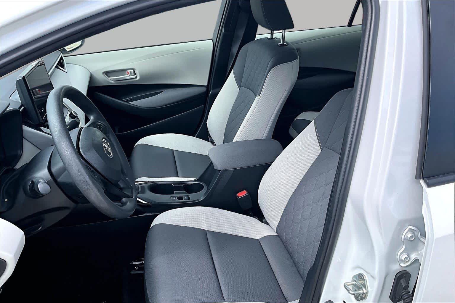 Used 2024 Ice Cap Toyota Hybrid LE image 7