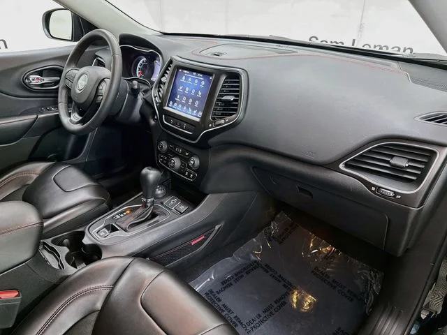 Certified Used 2021 Diamond Black Jeep Trailhawk image 28