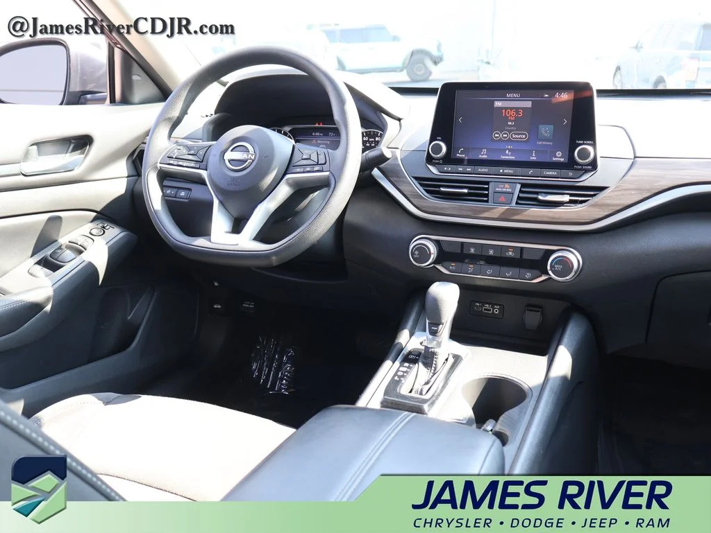 Used 2025 Red Nissan 2.5 SV image 13