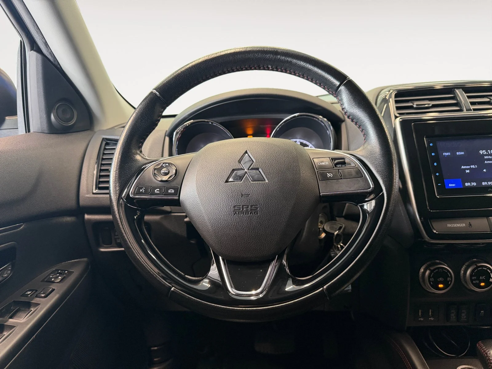 Used 2021 Octane Blue Metallic Mitsubishi LE image 14
