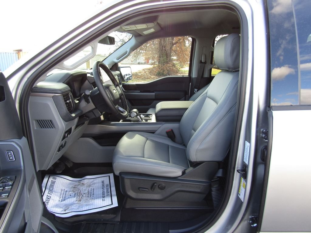 2025 Ford F-150 Lightning Flash - Photo 22