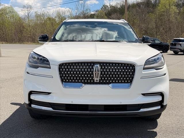 Used 2023 Pristine White Metallic Tri-Coat Lincoln Reserve image 8