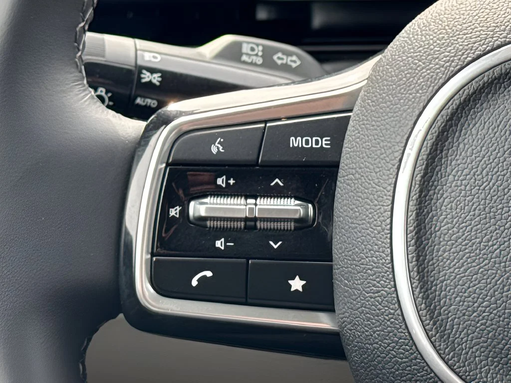 Used 2025 White Kia EX image 16