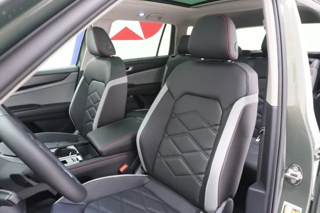 New 2026 Avocado Green Pearl Volkswagen 2.0T Peak Edition image 22