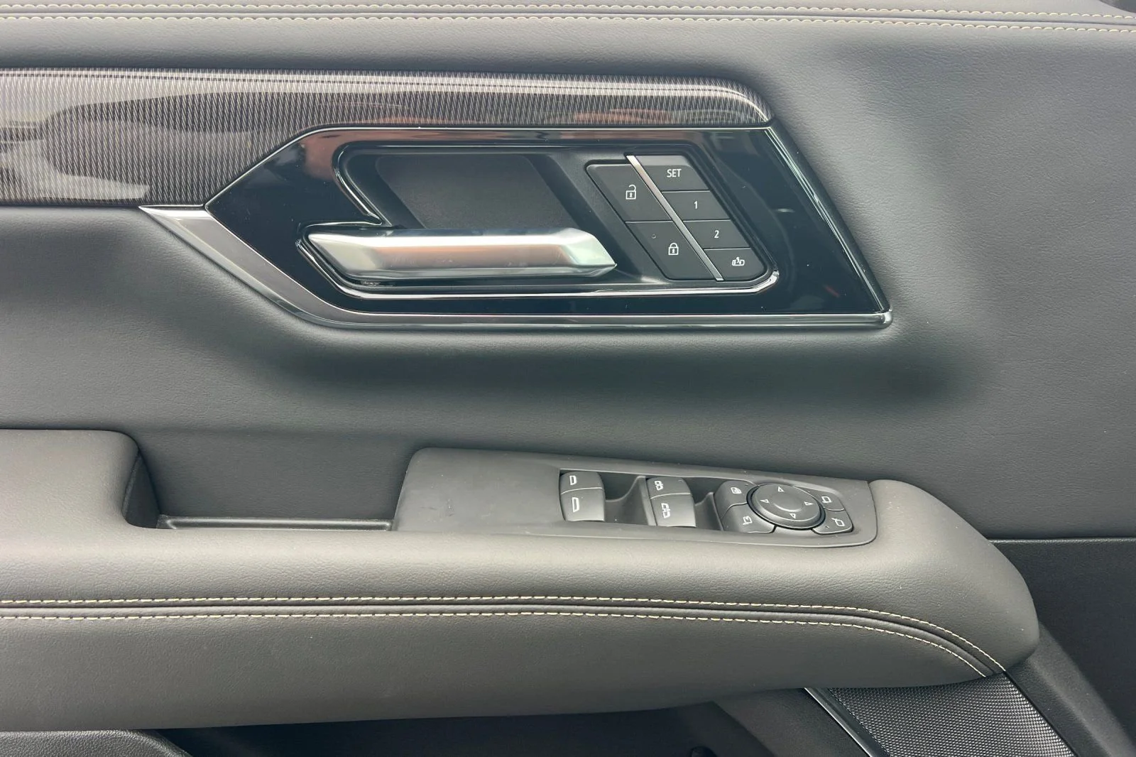 2026 GMC Yukon XL Elevation - Photo 9
