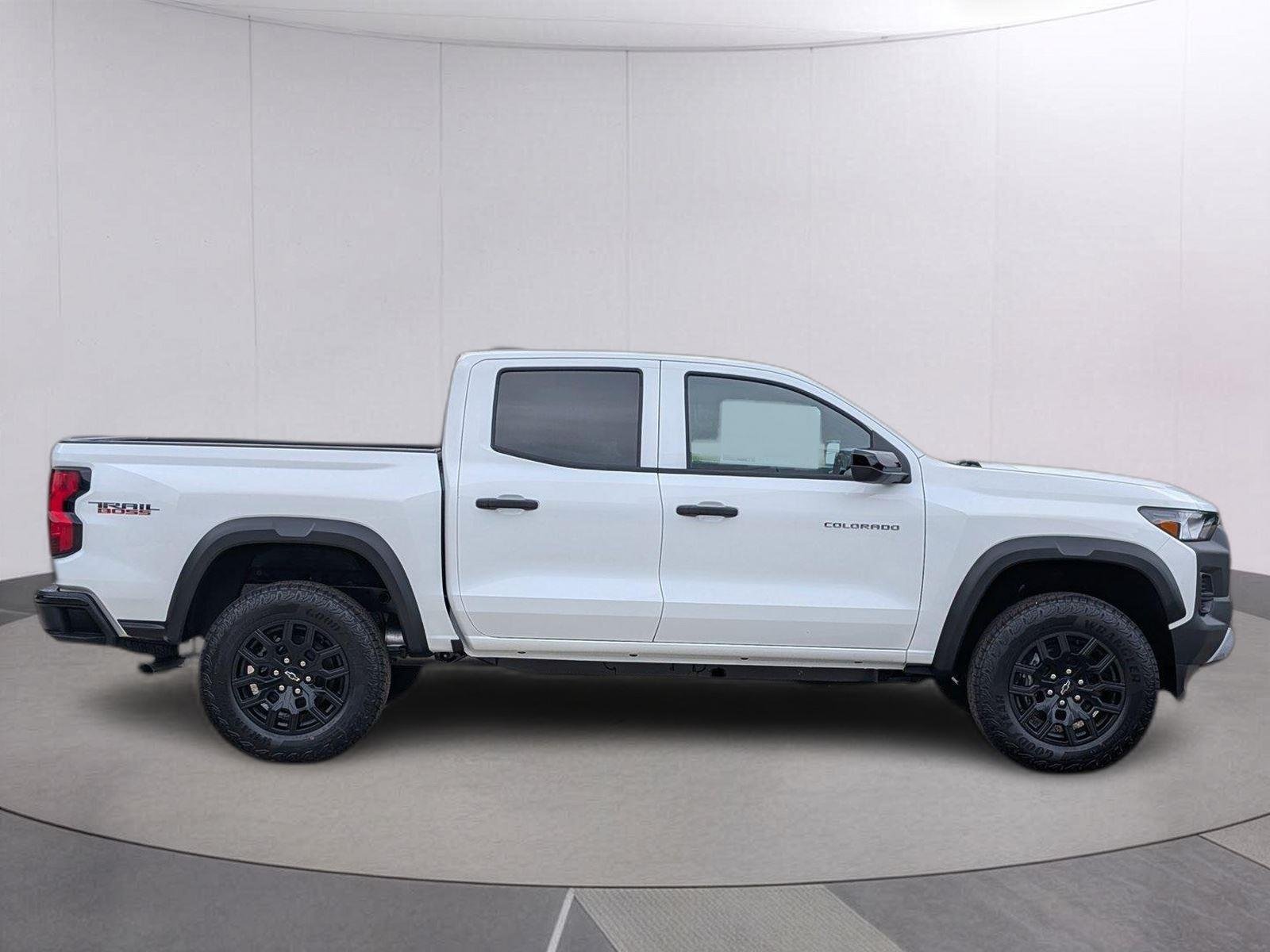 2026 Chevrolet Colorado Trail Boss - Photo 8
