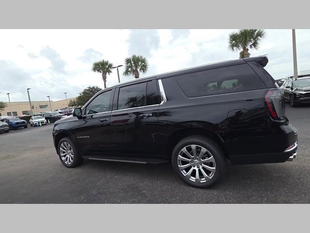 2026 Chevrolet Suburban Premier - Photo 22
