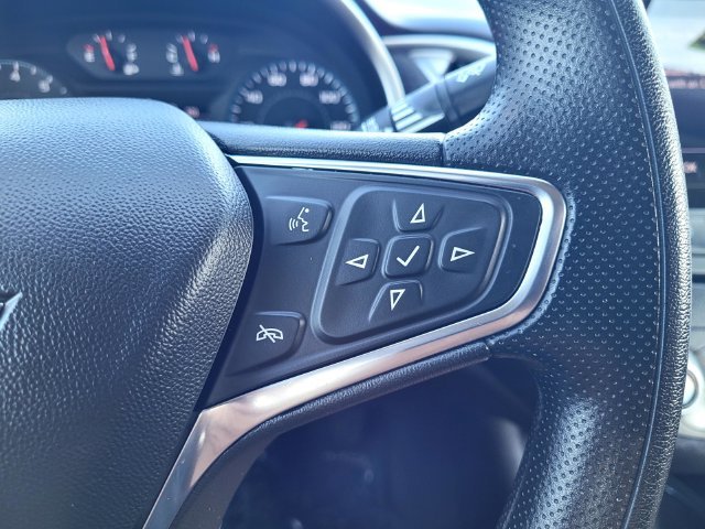 Used 2025 White Chevrolet LT image 23