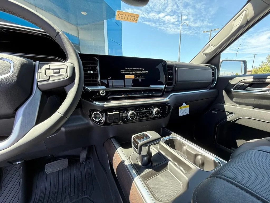 New 2026 Glacier White Tricoat GMC SLT image 23