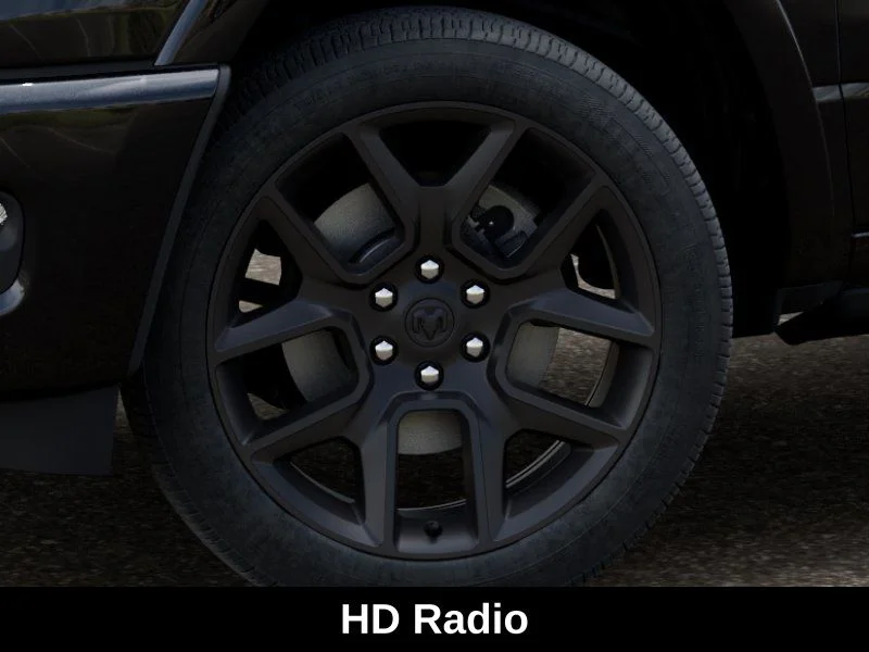 New 2026 Diamond Black Crystal Pearl-Coat Exterior Paint RAM Limited image 10