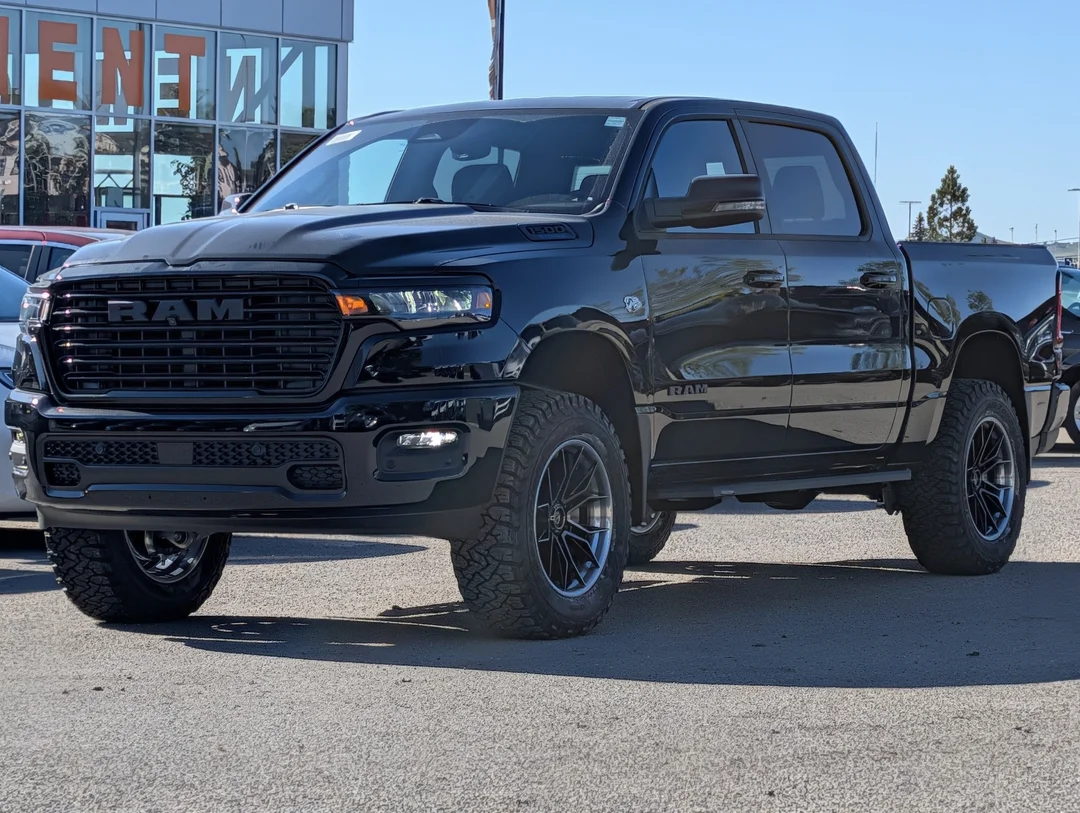 New 2026 Black RAM Sport - - LIFT KIT - FUEL WHEELS - OFFROAD RUNNING BOARDS - Remote Start - Tow Hitch image 4