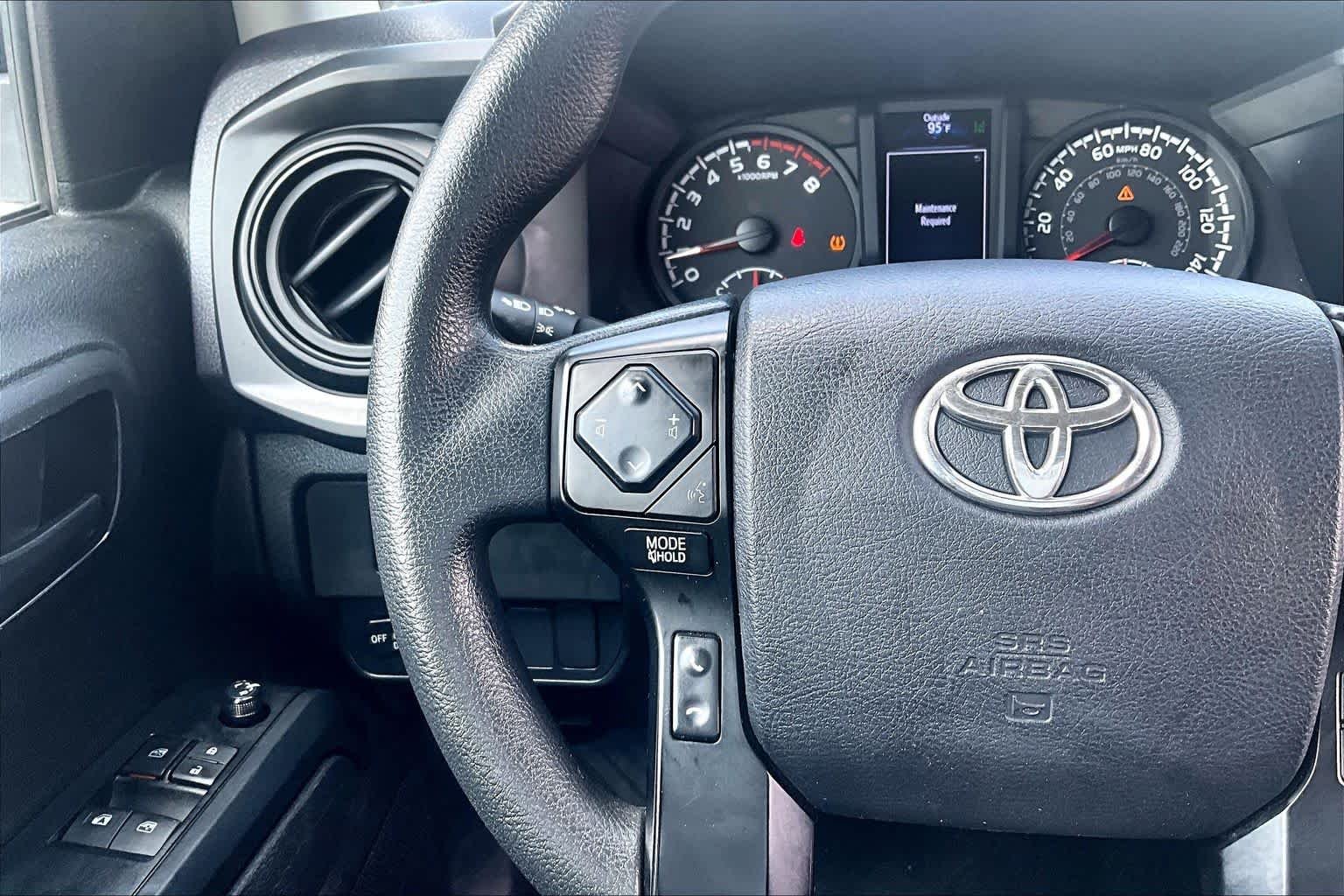 Used 2022 White Toyota SR image 21